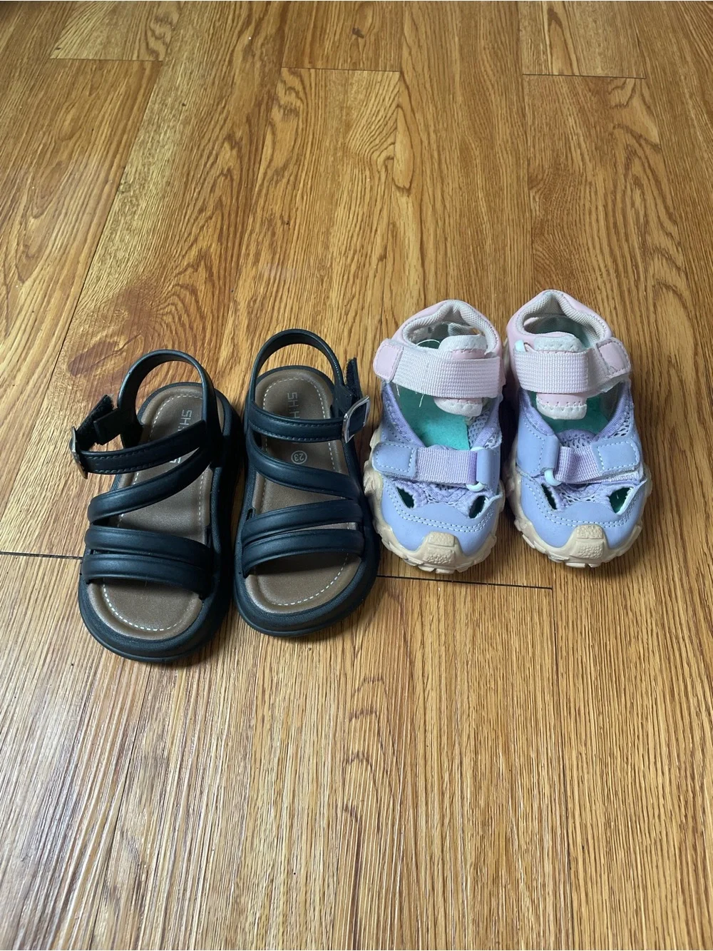 2 pairs of girl sandals size 7